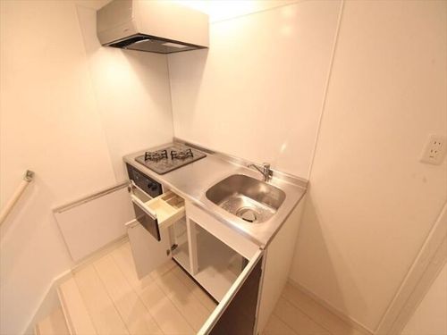 アドラブール新守山のキッチン