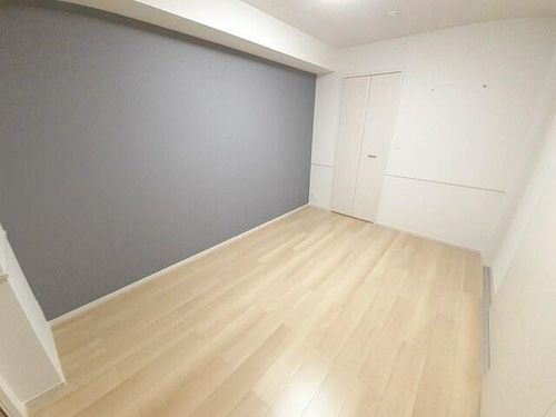 ブライトピアニーの居間