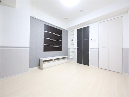 プレミアムコート新栄の居間