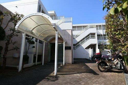 ロイヤルメゾン舞子坂の外観