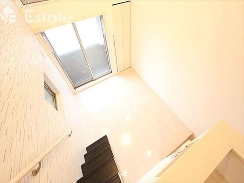 サニーベール志賀町203の居間