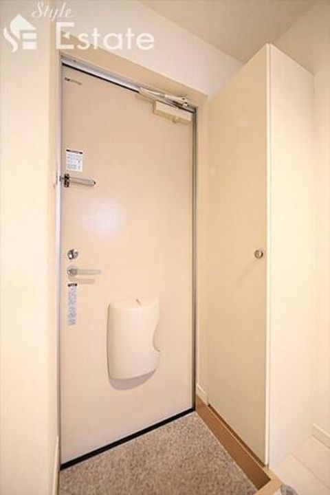 アネックス山脇の玄関
