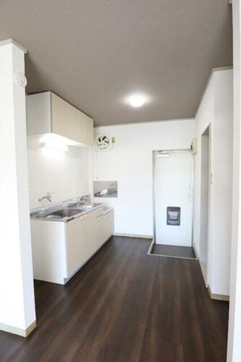 ジュネス三ケ根の内装