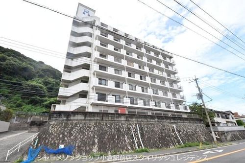 ホワイトパレス門司港の外観