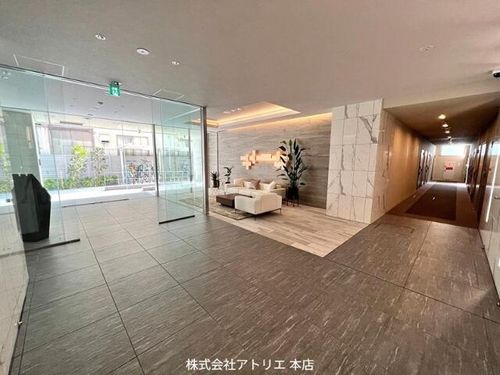 グランカーサ高井田の玄関