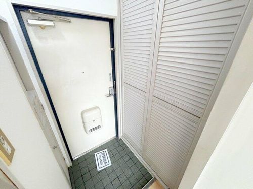 オリタマンションの玄関
