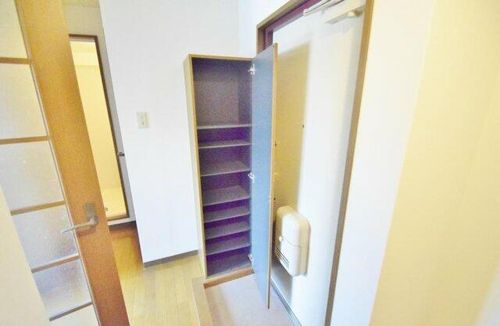 グランドール天美の玄関