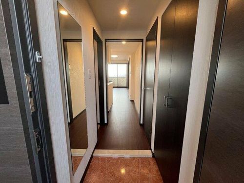 プレジオ帝塚山の玄関