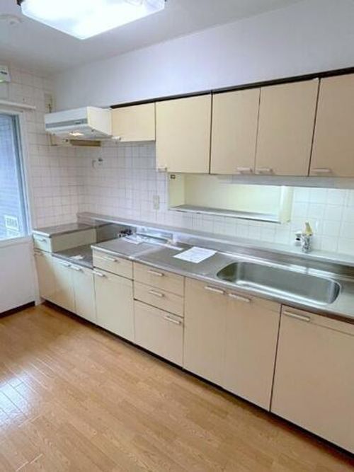ラ・ヴェルト円山のキッチン
