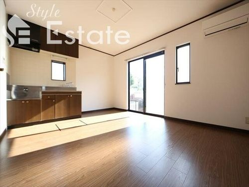 愛知県名古屋市天白区土原3丁目(アパート)の賃貸物件の居間