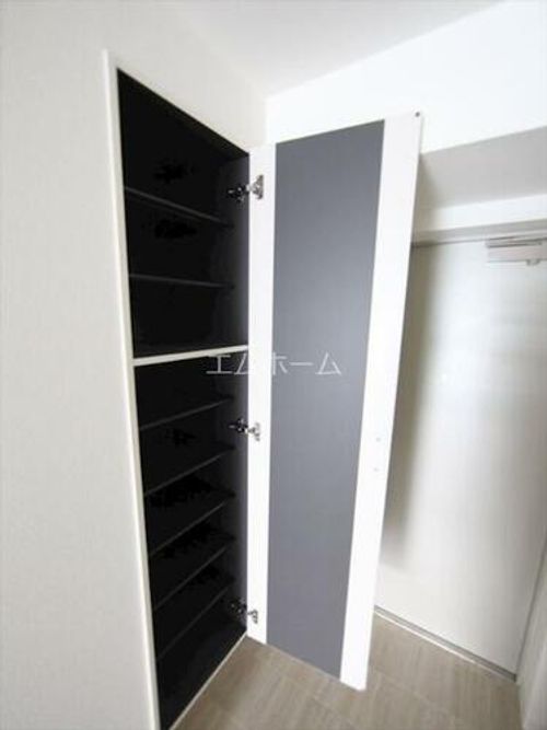 レガーロの玄関