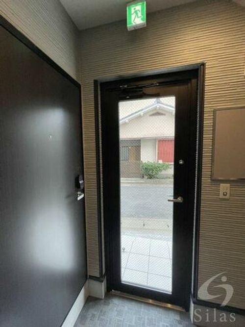 四ノ宮レジデンスの玄関