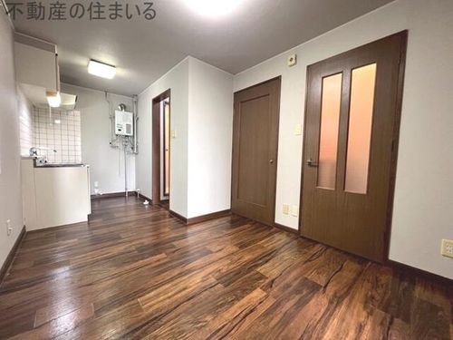 アドゥヴァンス川沿のその他画像
