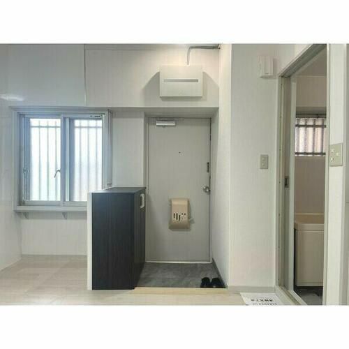 宝第一スカイハイツ506の玄関