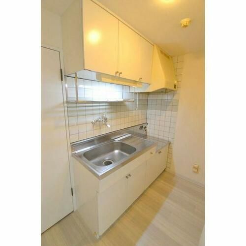 ローヤルハイツ本郷通6のキッチン