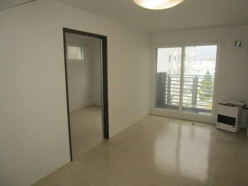 北海道札幌市東区北二十条東13丁目(マンション)の賃貸物件の居間