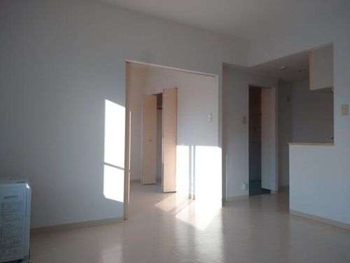 北海道札幌市東区北十三条東15丁目(マンション)の賃貸物件の居間