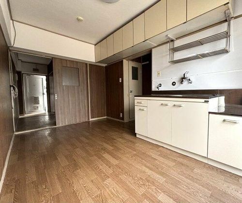 鶴甲コーポ27号館105の居間