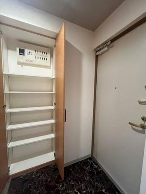 北海道札幌市東区北九条東6丁目(マンション)の賃貸物件の玄関