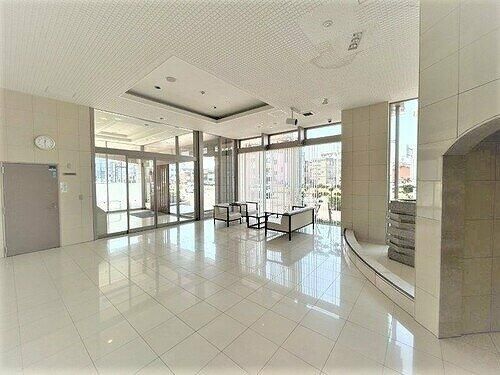 ライオンズ一宮栄の玄関