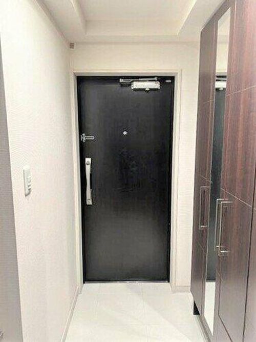 ライオンズ一宮栄の玄関