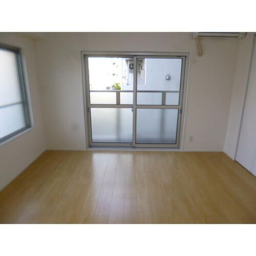 兵庫県神戸市兵庫区小河通2丁目(マンション)の賃貸物件の居間