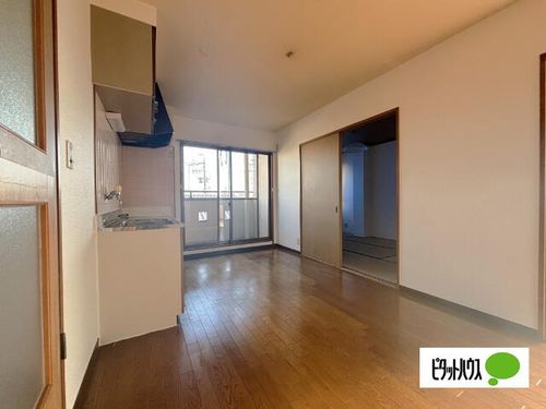 レジデンス安田302の居間