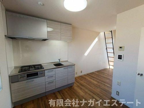 小野市黒川町(グリーンルミナスD棟)201の居間