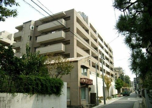 プラウド東山公園の外観