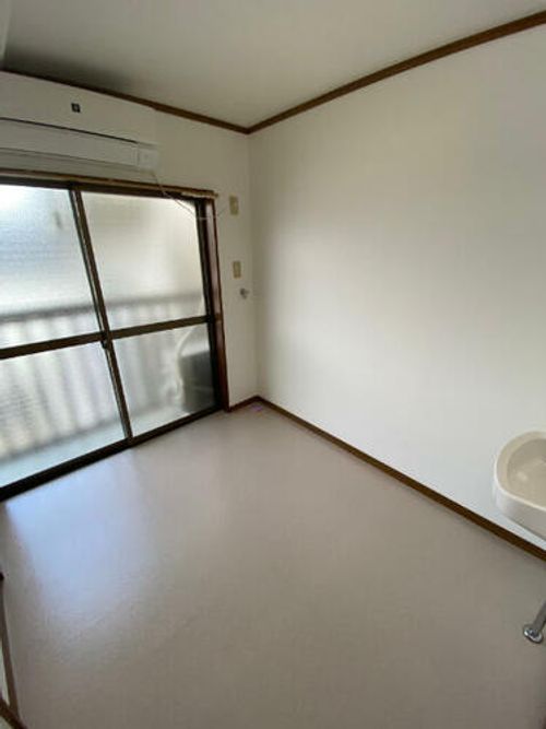 嶋田ハイツの居間