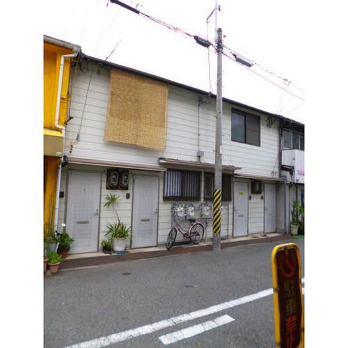 嶋田ハイツの玄関