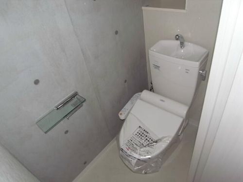 CASTELLOLUSSO(カステロルッソ)の内装