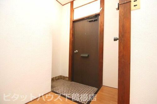 リアン黒住202の玄関