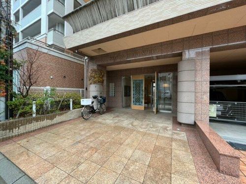 STATION COURT NORTHの玄関