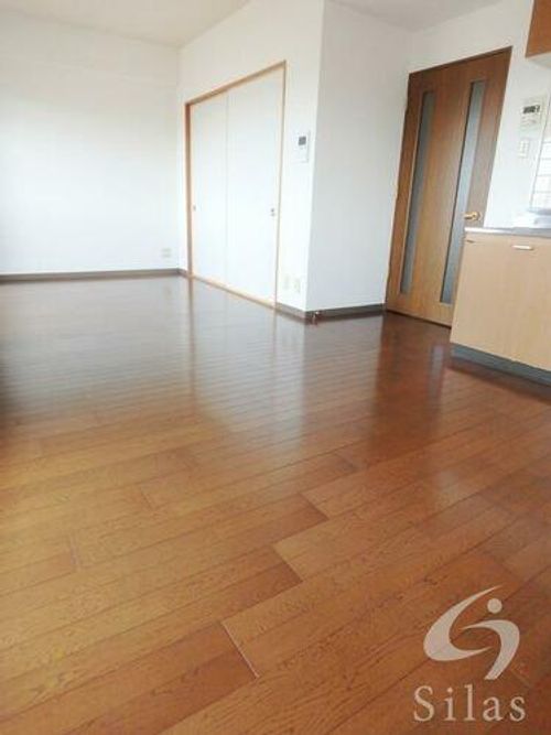 プレミール28の居間