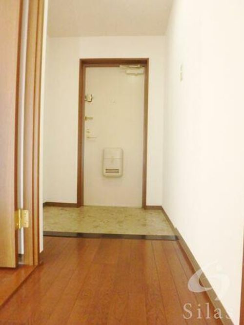 プレミール28の玄関