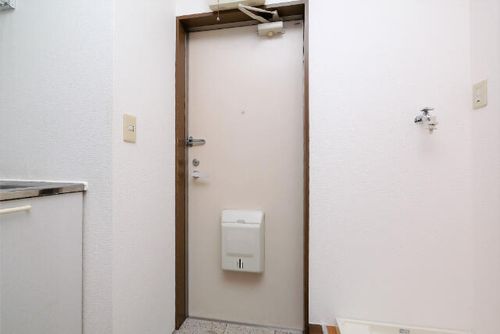 ベルウッドハイム三町地101の玄関