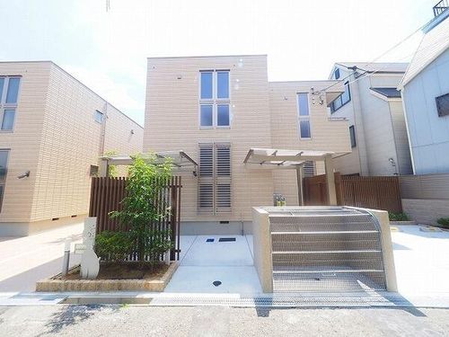 VillaMasa西棟205の玄関