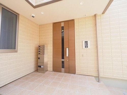 VillaMasa西棟205の玄関