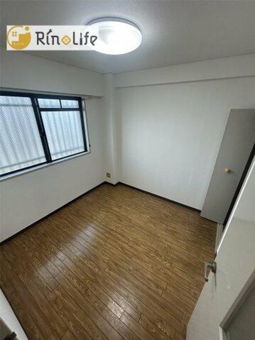 グランドパレス八尾の居間