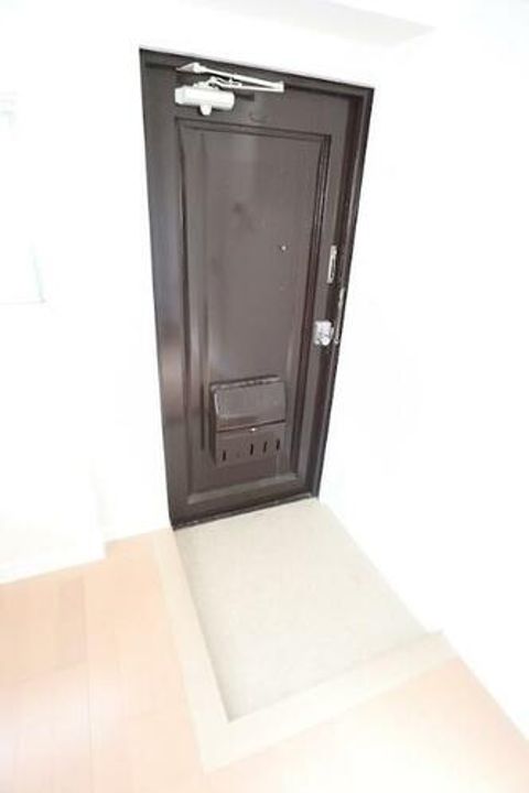 平和台マンションの玄関