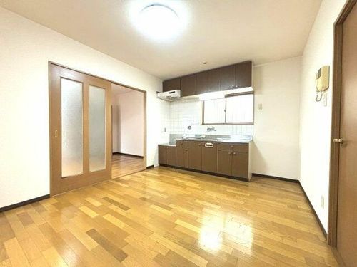 エフレジデンス富田林の居間
