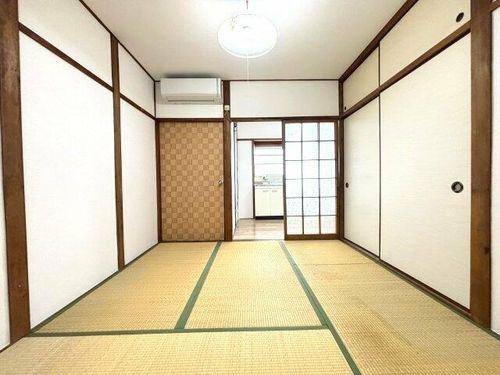 金剛壮の居間