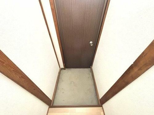 金剛壮の玄関