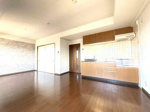 プレミール28の居間