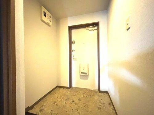 プレミール28の玄関