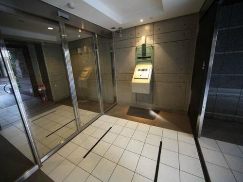 エイペックス名古屋鶴舞公園前の玄関