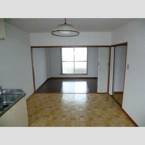 ハイツフロンティア302の居間