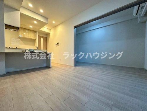 スプランディッド梅田グランノースの居間