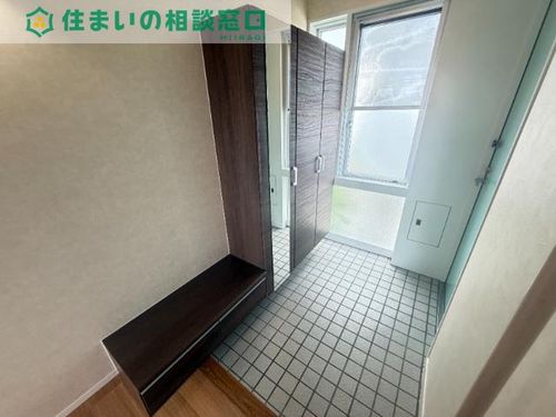 愛知県岡崎市六供町字3丁目(マンション)の賃貸物件の玄関